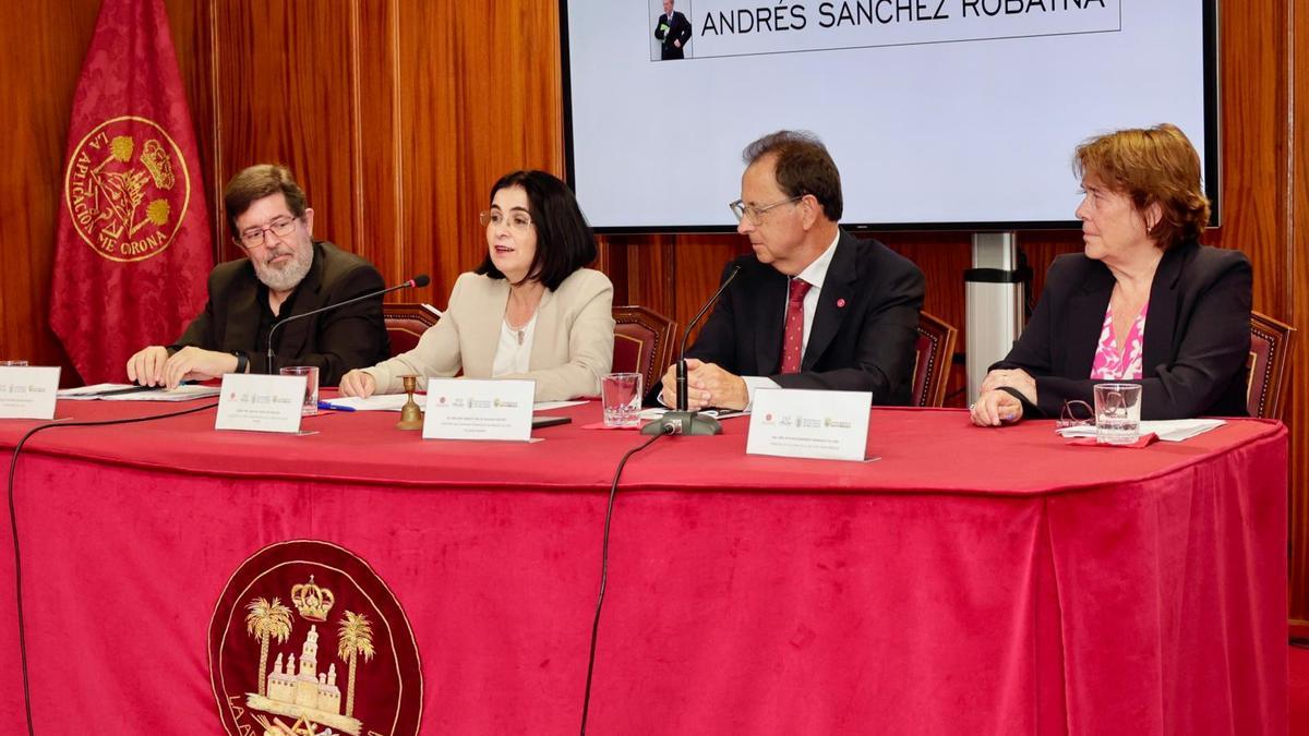 Carolina Darias y la concejal de Santa Brígida, Avelina Fernández, junto a representantes de la Económica