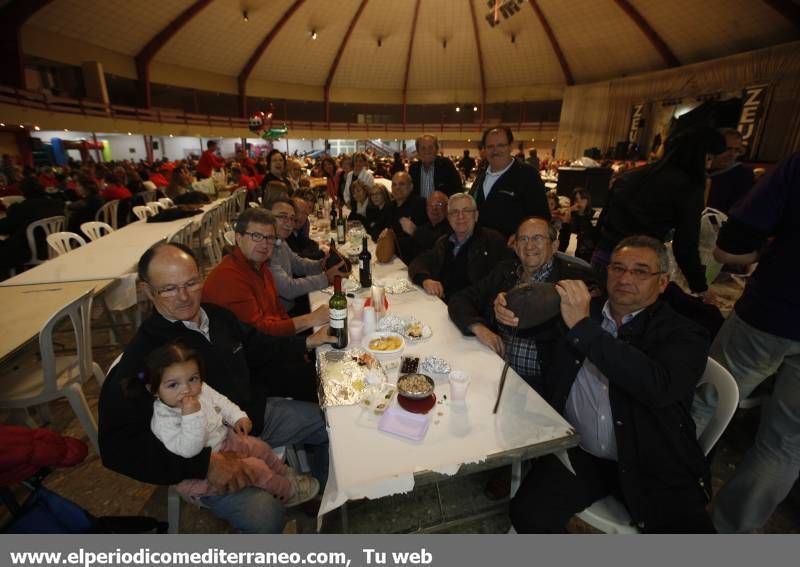 GALERÍA DE FOTOS -- Multitudinario Sopar de Colles