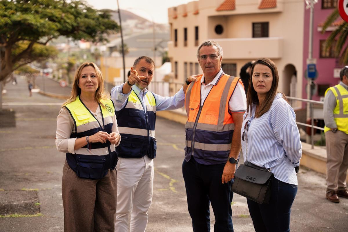 Un momento de la visita a las obras.