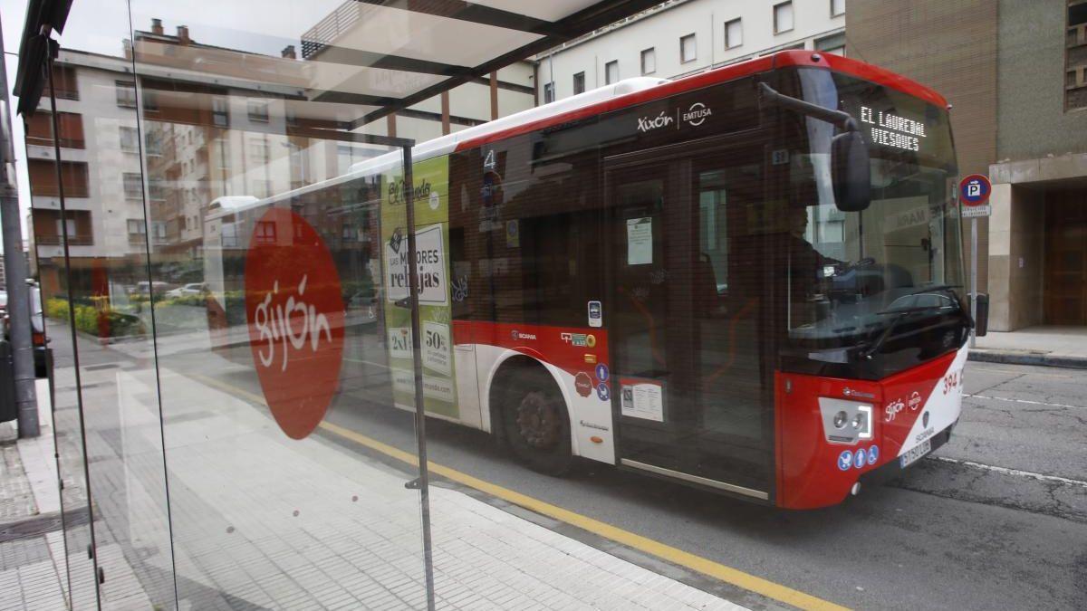 Un autobús urbano de Gijón en una imagen de archivo