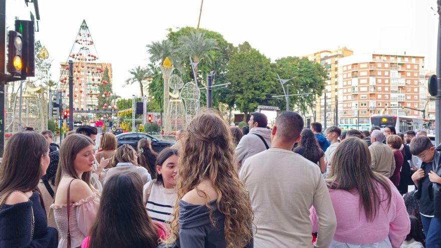 Momentos previos al encendido del Gran Árbol de Navidad de Murcia