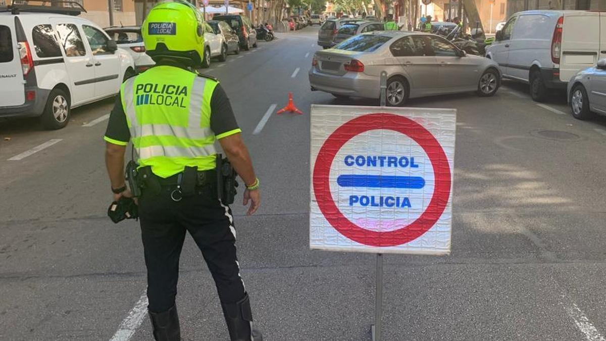 Un agente de la Policía Local de Palma.