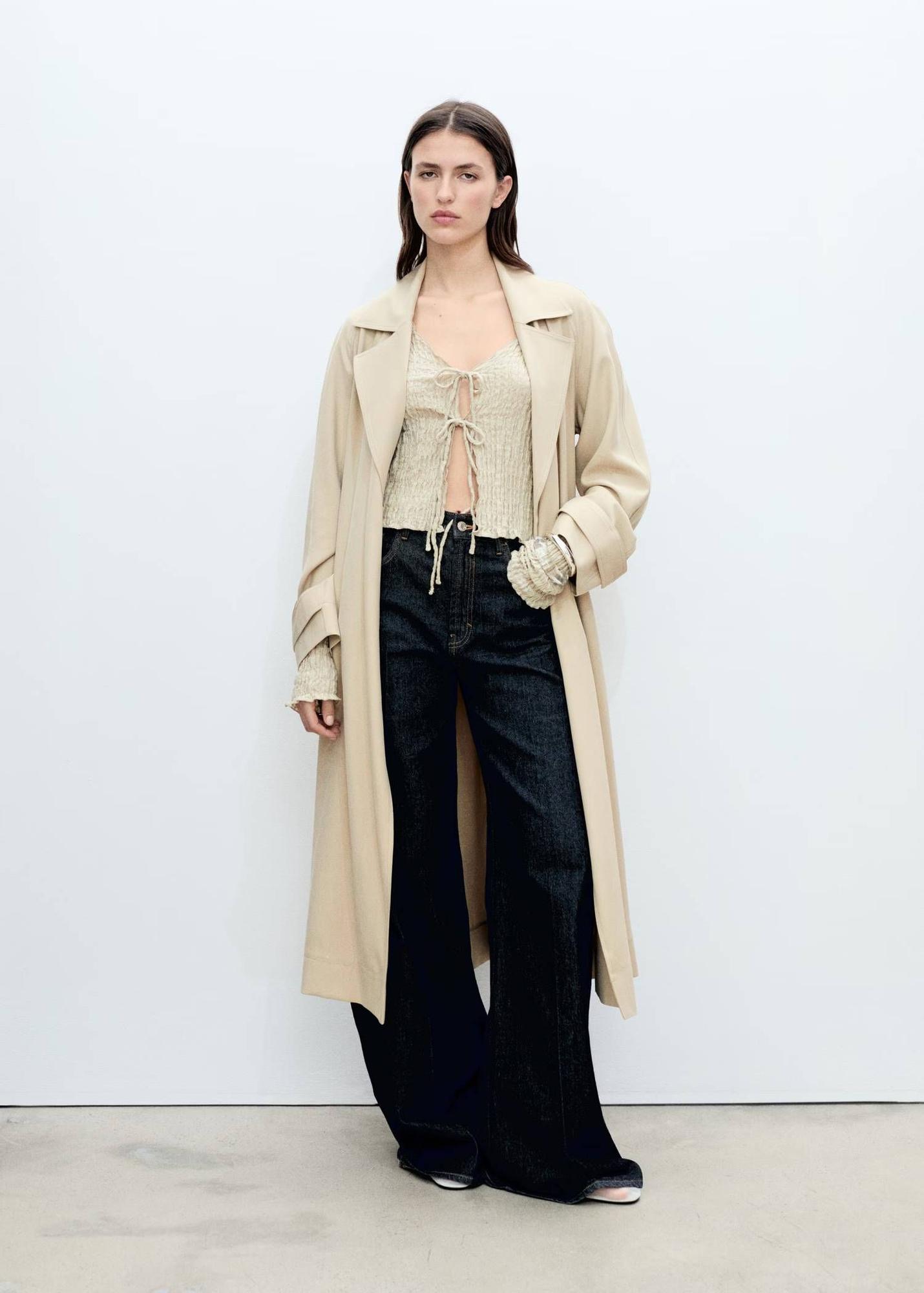Gabardina suave con cinturón