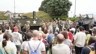 El monte de San Pedro de A Coruña revive el Desembarco de Normandía con éxito de público