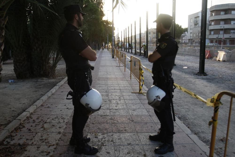 Dos vecinos y un policía heridos durante las prote