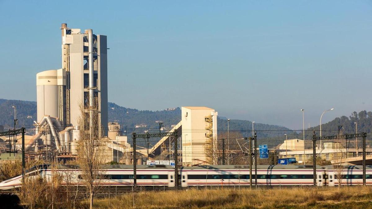 Una planta de Cementos Molins.