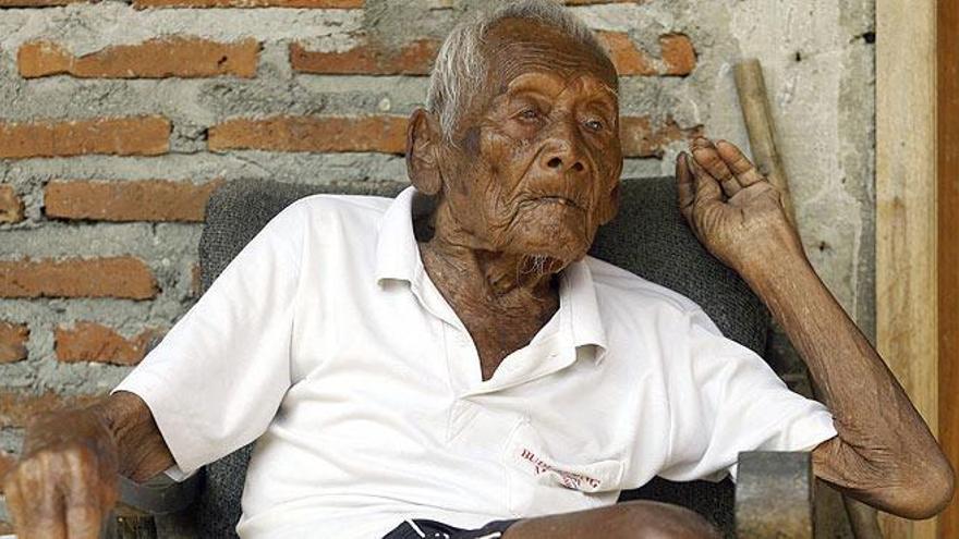 Un indonesio de 145 años sostiene que es el hombre más viejo del mundo