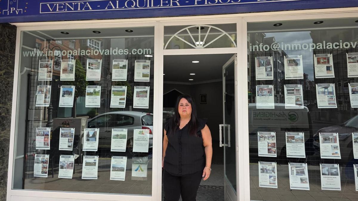 Sonia María Cano, agente inmobiliario en la agencia Palacio Valdés.