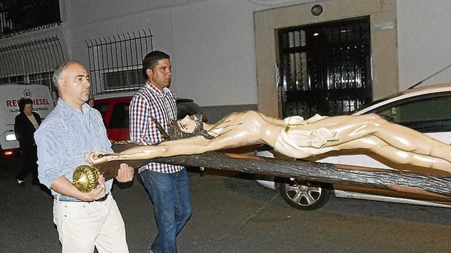 El Cristo del Amparo celebra 80 años de historia con una verbena