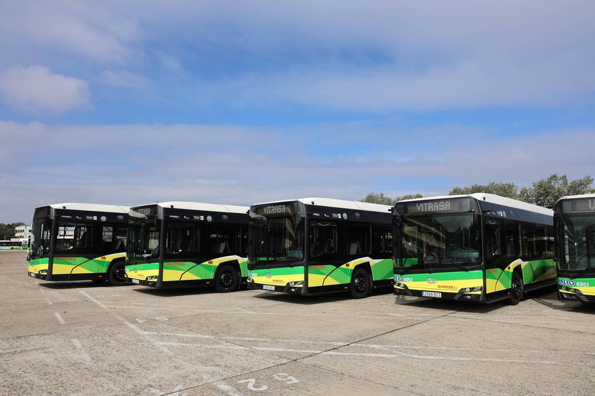 Nuevos autocares Solaris Urbino 12 de Vitrasa presentados en las instalaciones de la compañía