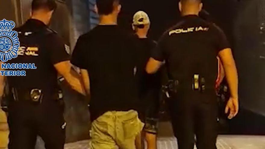 La Policía Nacional arresta a cinco hombres en Murcia.