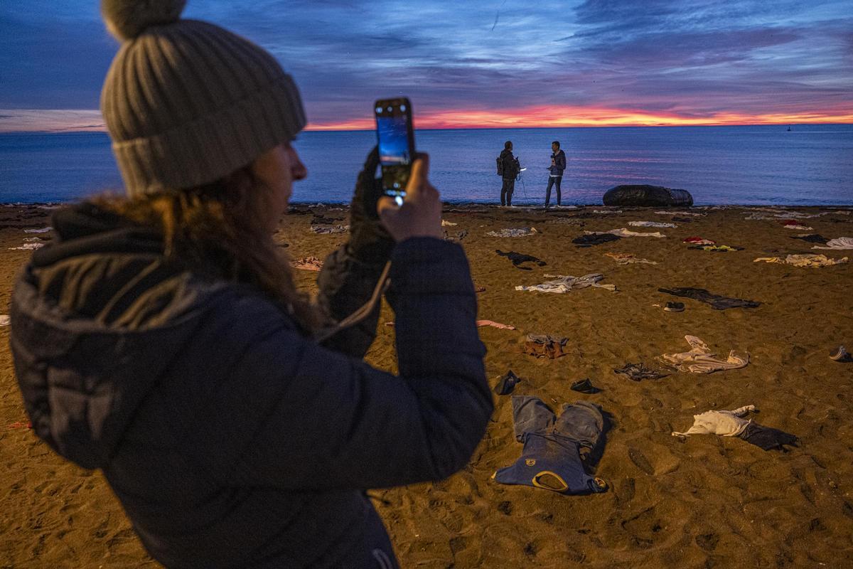 Denuncian miles de muertes en el Mediterráneo este lunes en la Barceloneta