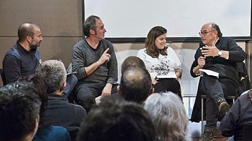 Pagès, Peraire, Querol i Fontdevila al debat que es va fer a Òmnium