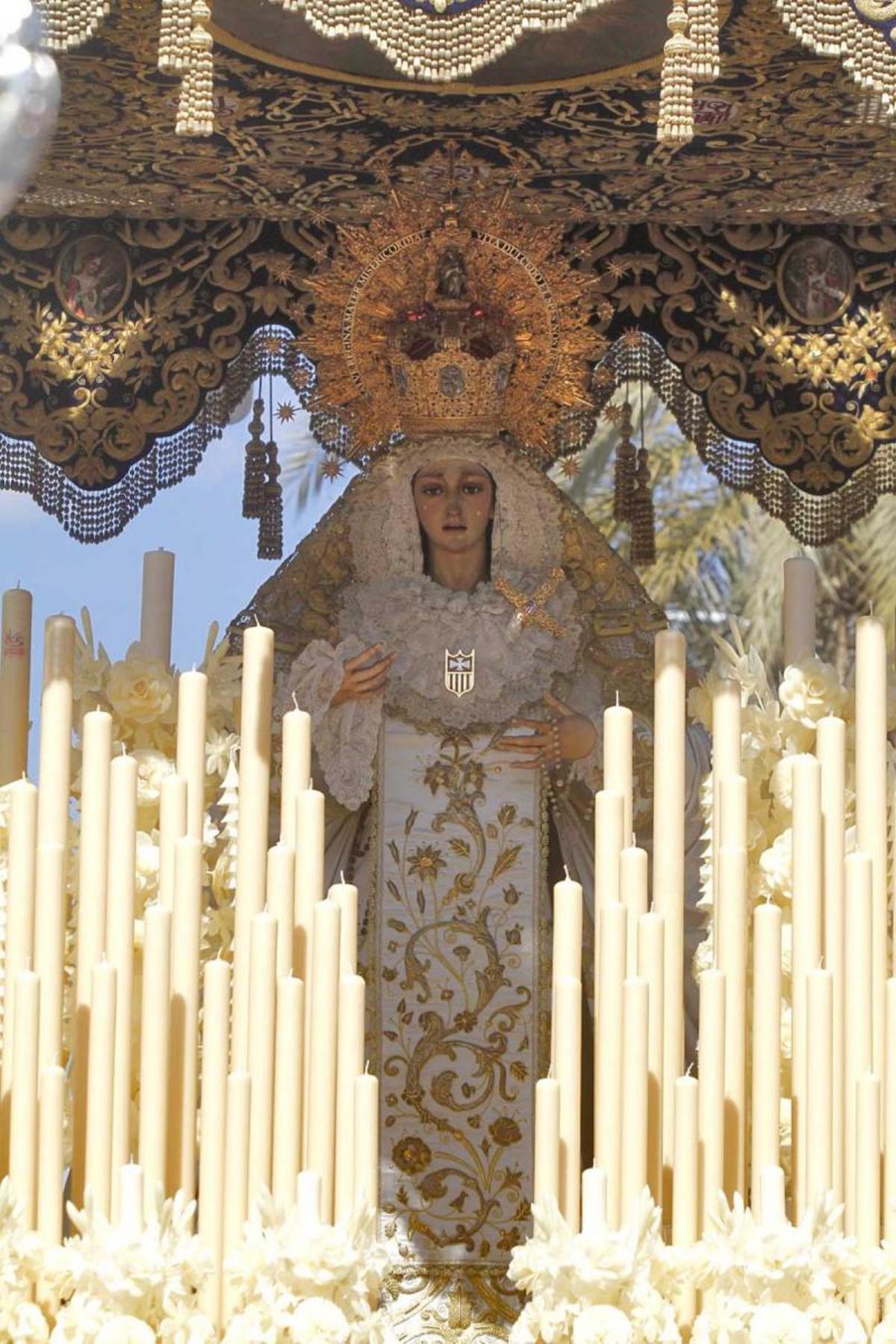 Una tarde primaveral envuelve a las cofradías el Lunes Santo