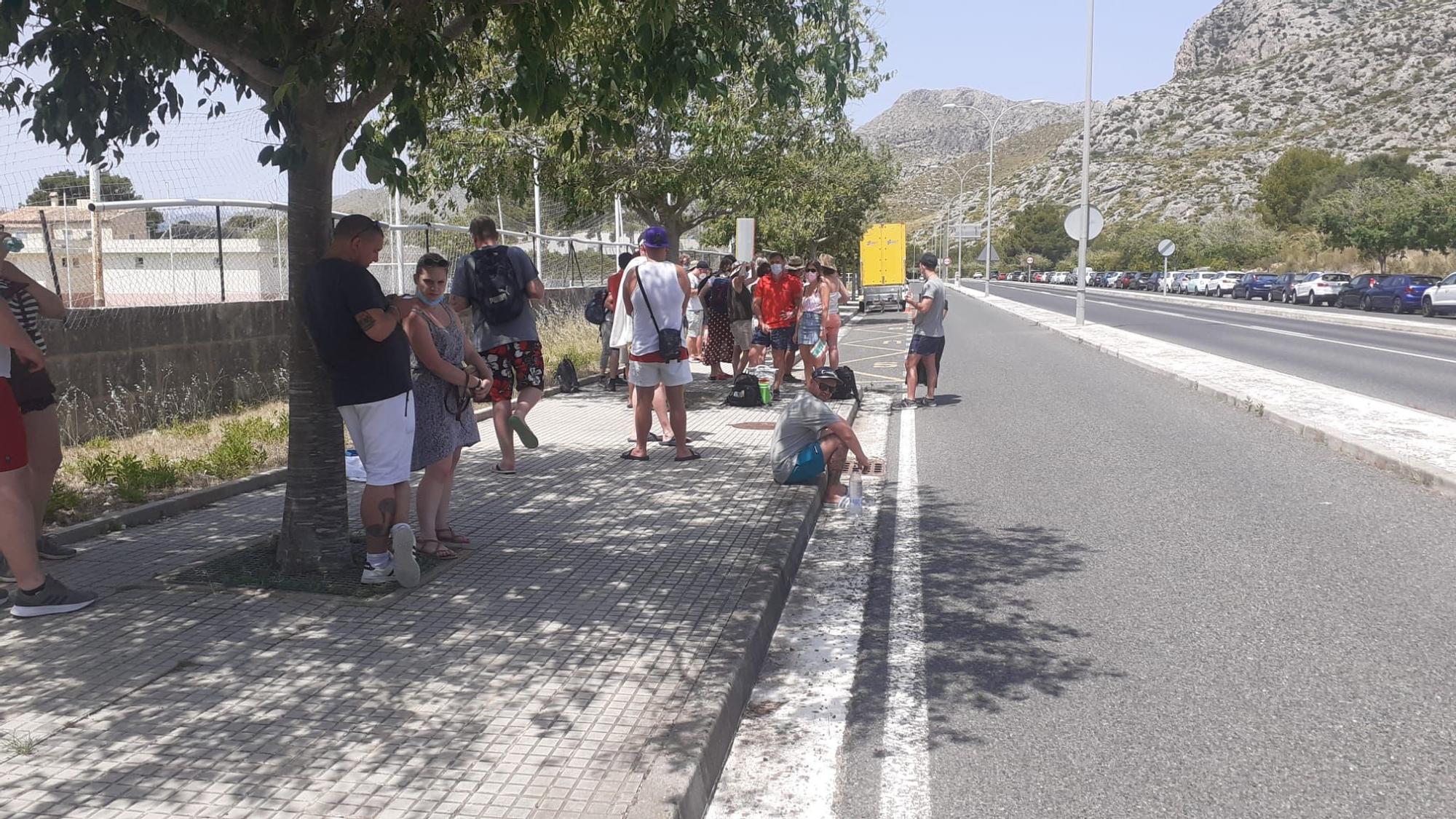 Empiezan las restricciones para llegar a Formentor: permiten el acceso en coche privado a cambio de una consumición en la playa