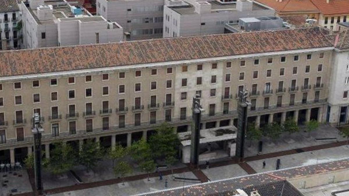 Antiguos juzgados de la plaza del Pilar, actual sede del IASS y la consejería de Ciudadanía del Gobierno de Aragón.
