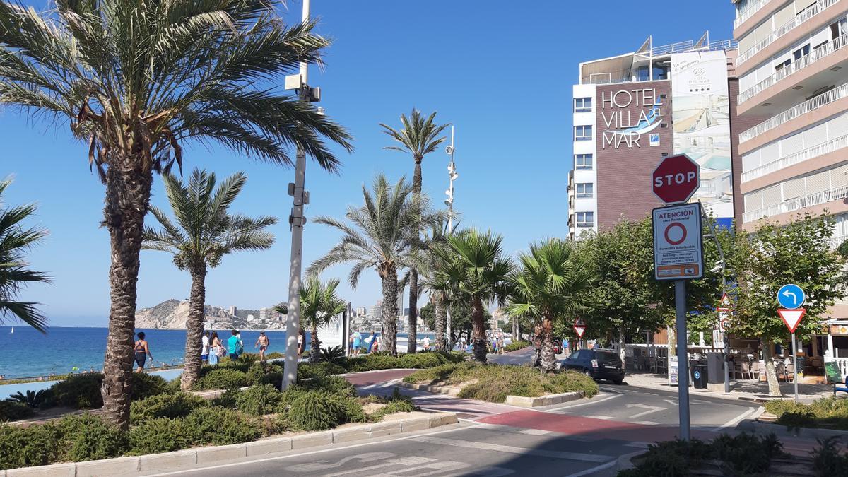 El inicio de la avenida Armada Española de Benidorm.