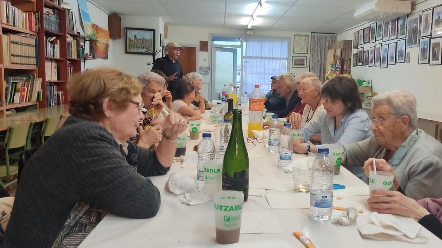 L’Associació de Veïns de Les Cots, el Guix i la Pujada Roja celebra una revetlla molt musical