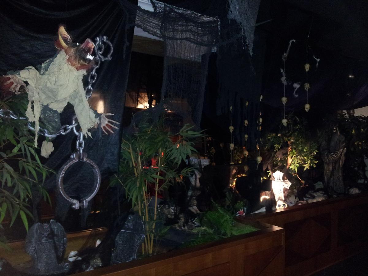 Algunos establecimientos hoteleros han tematizado sus instalaciones y actividades, centrándose en Halloween.