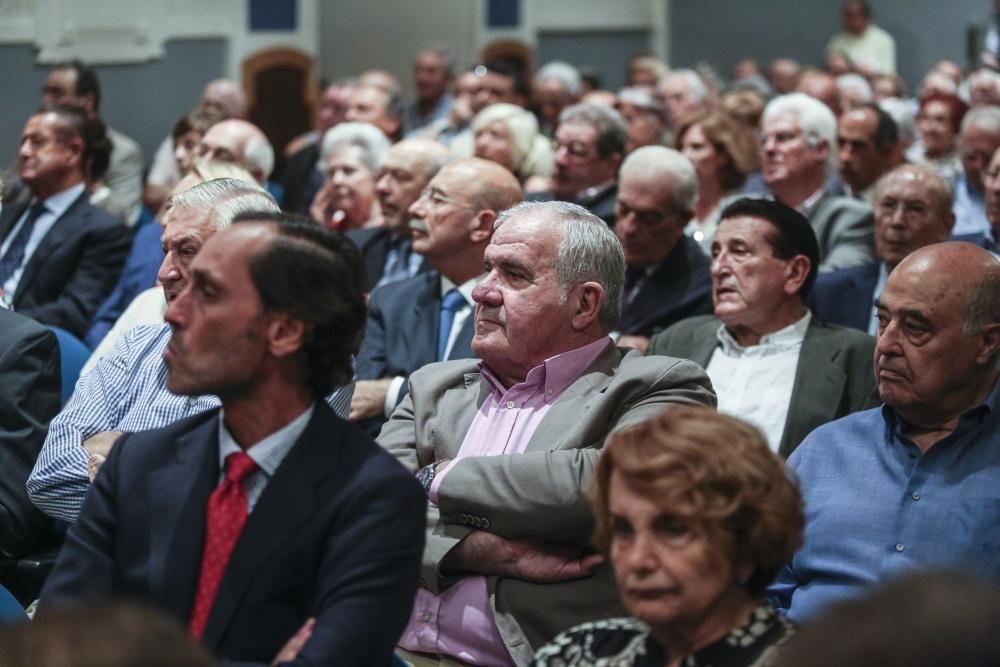 Entrega de los premios "Antiguo Alumno Distinguido" y "Campanil" 2016