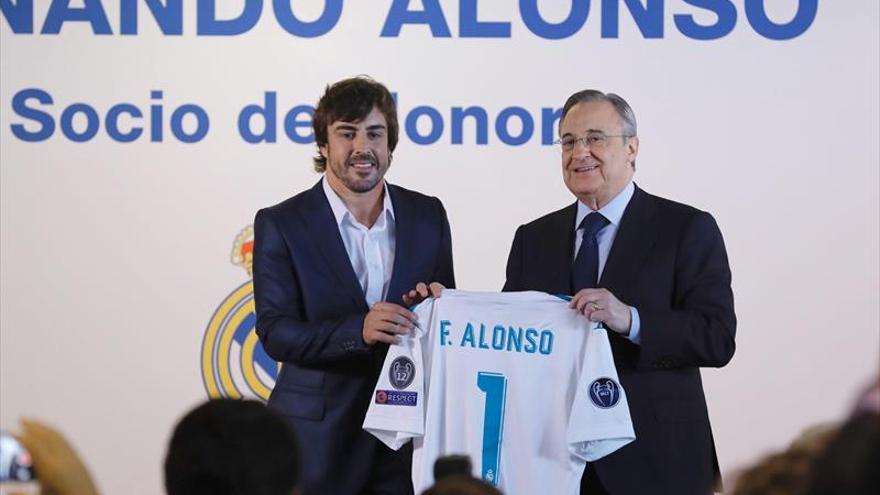 El Real Madrid nombra al piloto Fernando Alonso nuevo socio de honor