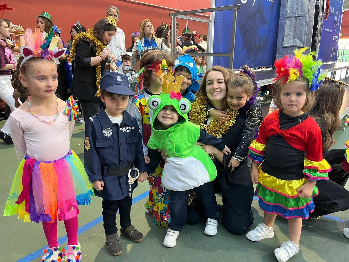 Primera jornada de las fiestas colegiales de la Inmaculada (en imágenes) Primera jornada de las fiestas colegiales de la Inmaculada (en imágenes)