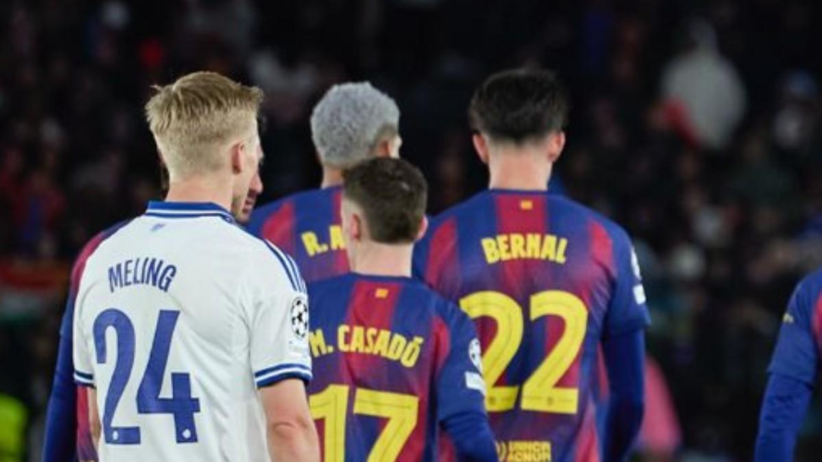 بيرنال يفرض نفسه.. هل وجد فليك ضالته في وسط برشلونة؟ 2 Bernal jugó de maravilla contra el campeón danés