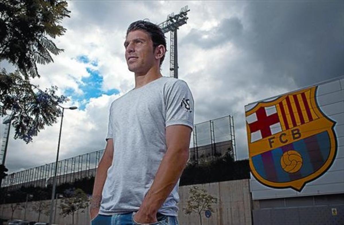 Jonathan Soriano, el ’pitxitxi’ de Segona A, a la ciutat esportiva del Barça a Sant Joan Despí.