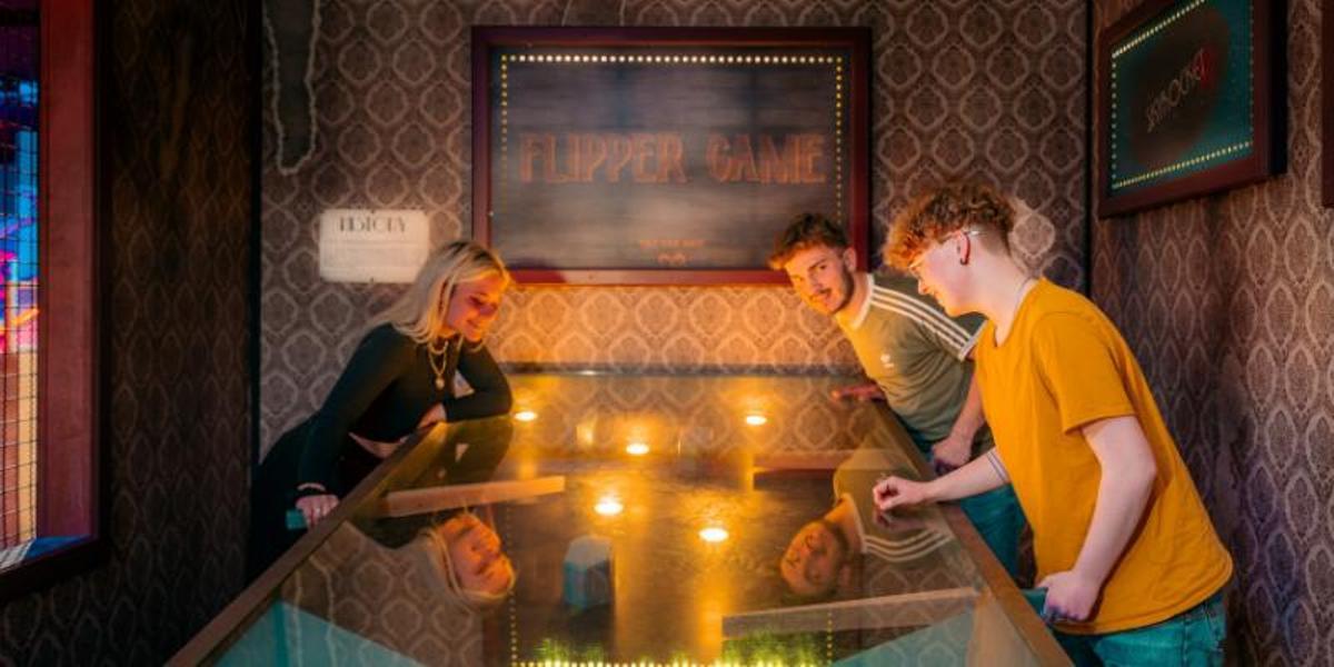 Prison Island nació en Suecia y ya cuenta con 104 centros en 24 países, consolidándose como uno de los formatos de ocio activo en equipo con mayor crecimiento internacional