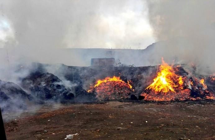 Incendio en el vertedero de Salto del Negro.