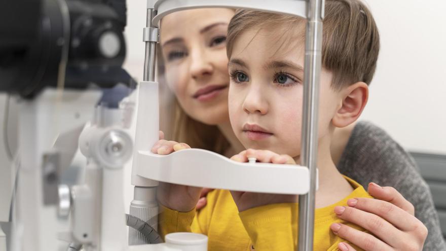 Les millors opcions de control de la miopia per nens i adolescents