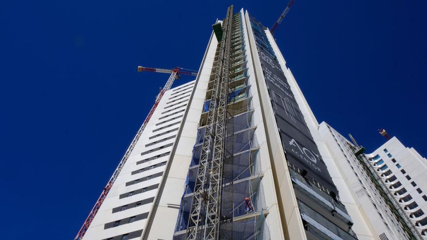 Fin de las obras en uno de los rascacielos de Martiricos