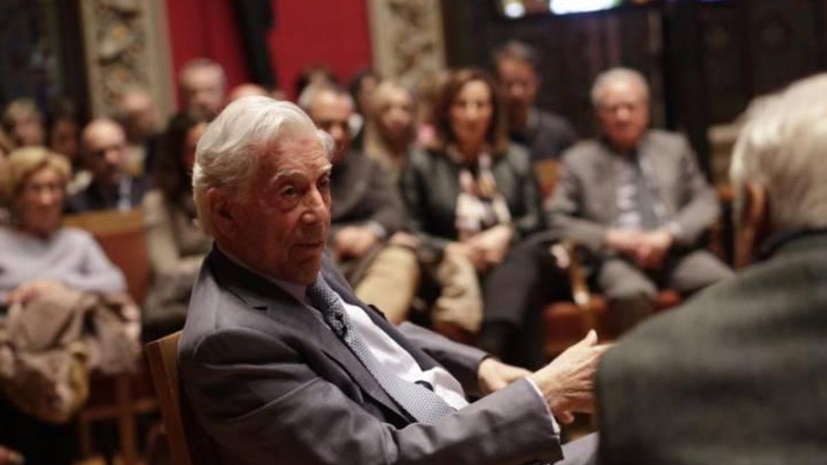 Mario Vargas Llosa en su visita a Zaragoza en 2019.