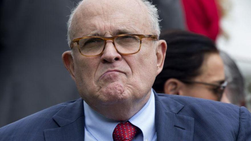 Rudy Giuliani trató de hacer negocios con Ucrania mientras investigaba a los Biden