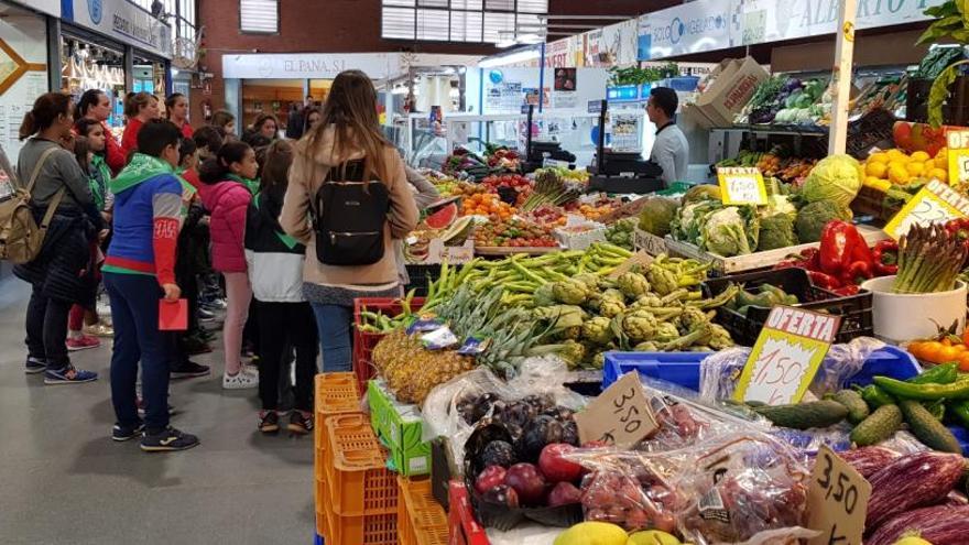 Los colegios conocen los mercados locales