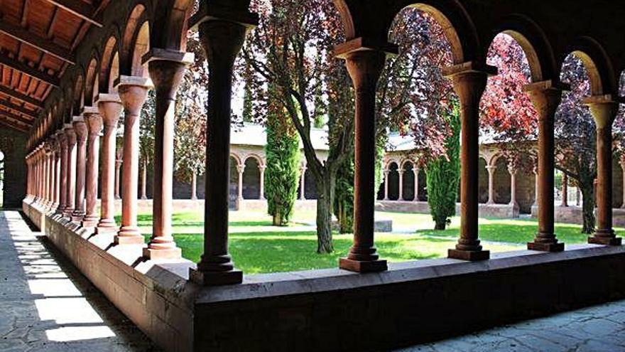 El claustre dissenyat per Lluís Racionero del parc del Valira