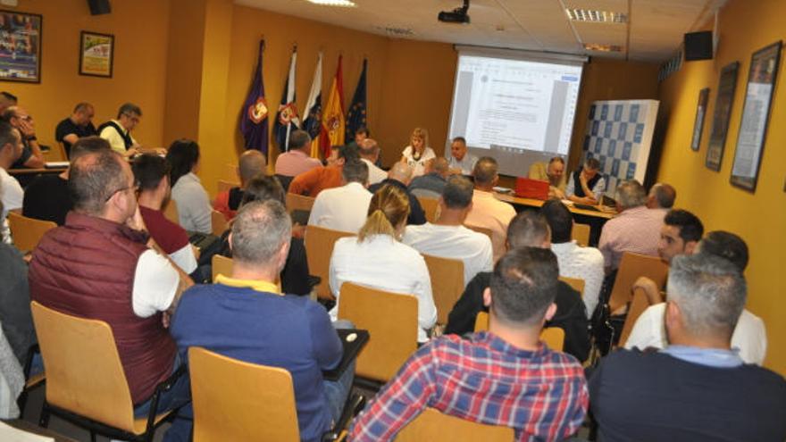 Asamblea de la Federación Interinsular de Automovilismo de Santa Cruz de Tenerife.