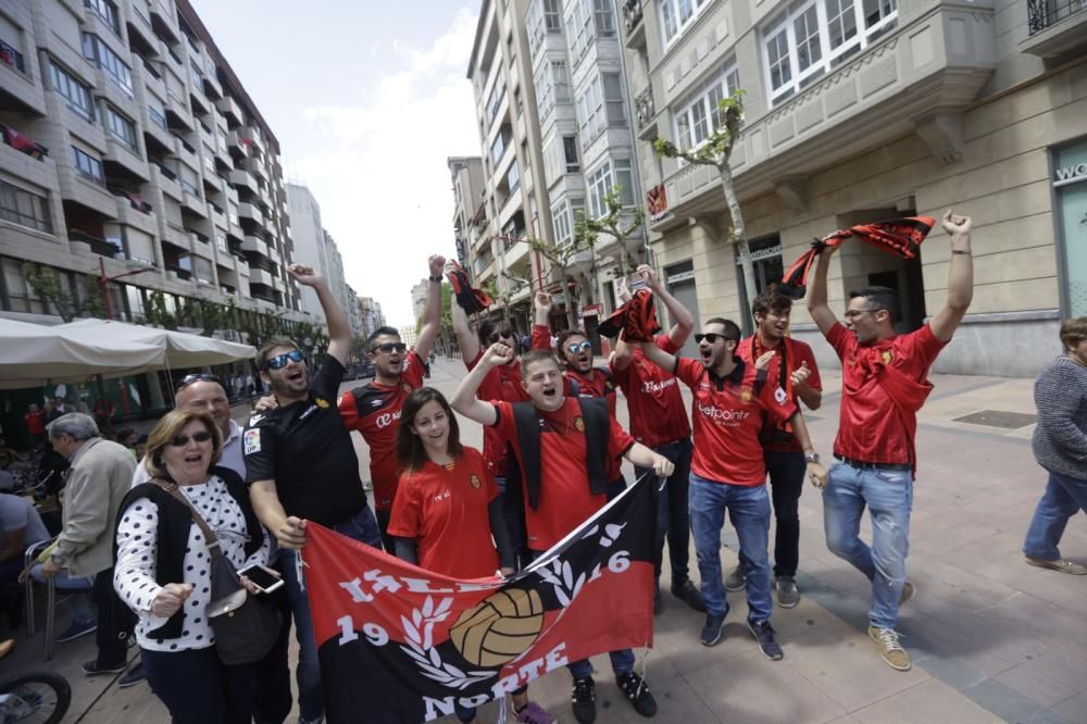 Los aficionados del Mallorca llenan las calles de Miranda de Ebro