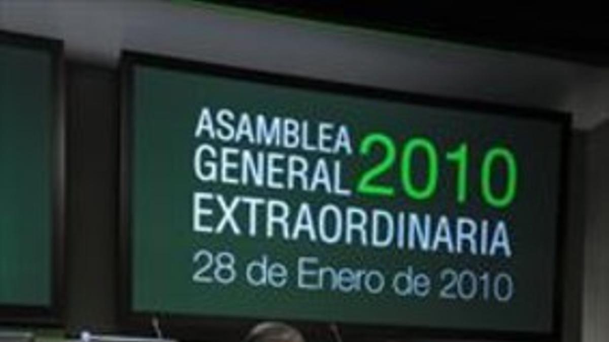 Los expresidentes de Caja Madrid Miguel Blesa (izquierda) y Rodrigo Rato, dos de los imputados a quienes el juez Andreu llevará a juicio.