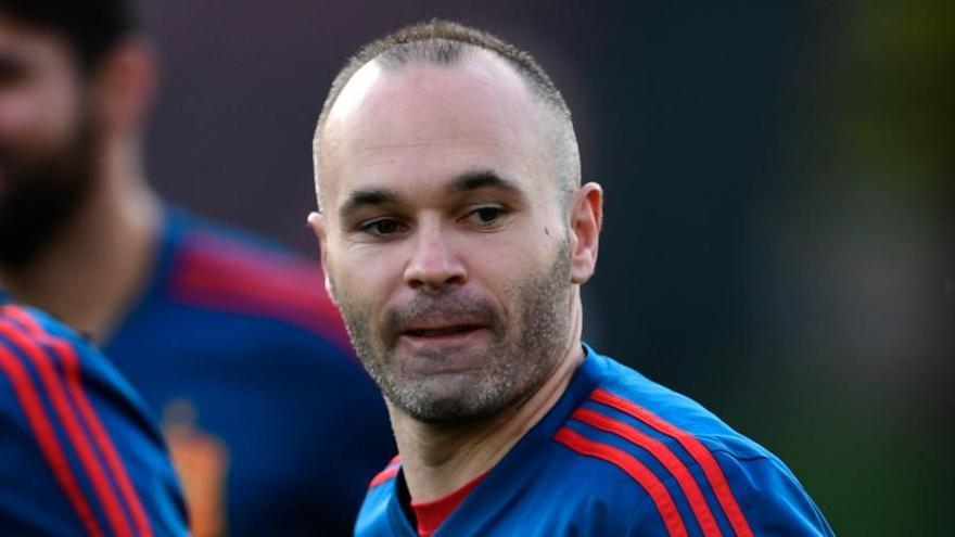 Andrés Iniesta durante un entrenamiento con la selección.