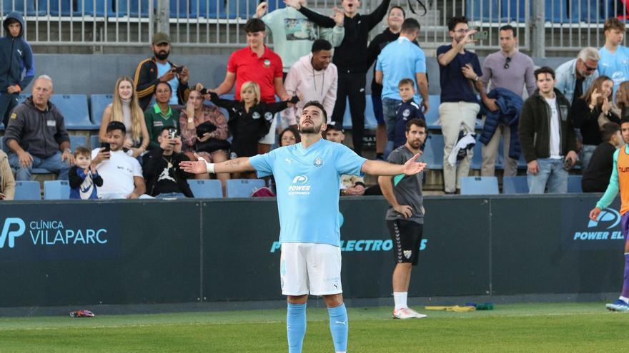 Álex Gallar celebra el gol que anotó en la primera vuelta en el empate (1-1) contra el Málaga en Can Misses. | VICENT MARÍ