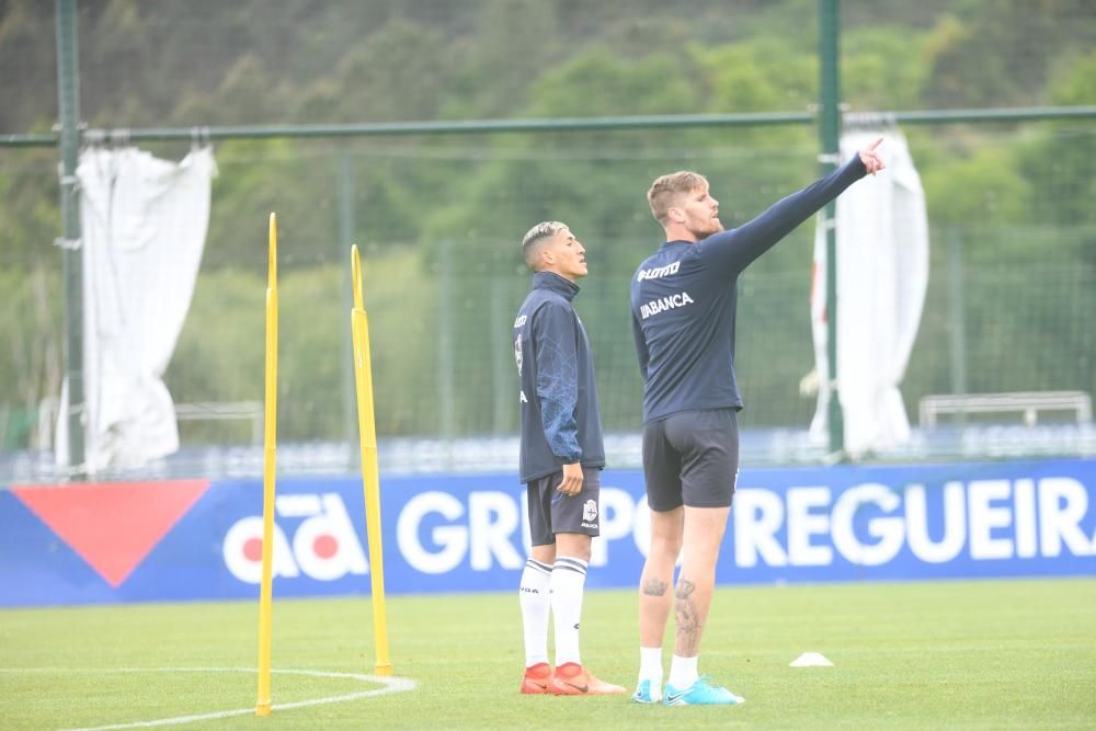 Los jugadores vuelven a los entrenamientos tras el empate en Pamplona ante el Osasuna.