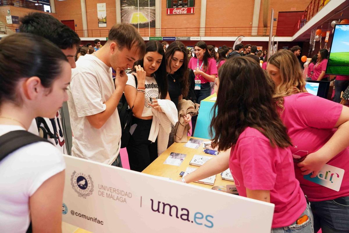 MLG 08-04-2025.-Inauguración de las XXI Jornadas de Puertas Abiertas de la Universidad de Málaga, a la que asiste el rector, Teodomiro López; la vicerrectora de Estudiantes y Empleabilidad, Susana Cabrera; el coordinador de Atención al Estudiante de la UMA, Nicolás Fernández; y la delegada territorial de Inclusión Social, Juventud, Familias e Igualdad, Ruth Sarabia