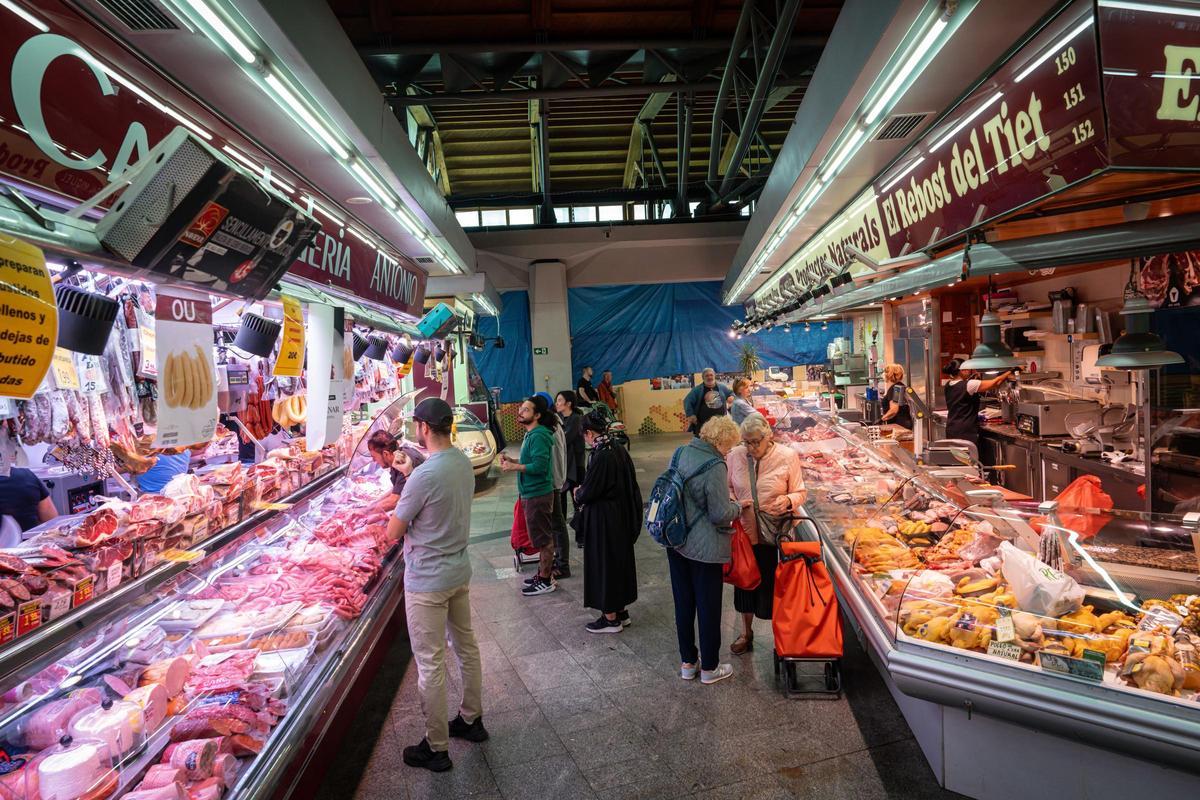 Los paradistas del mercado de Santa Caterina, al límite por un servicio de vigilancia deficiente