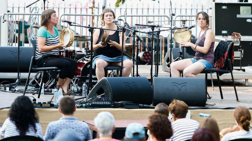 La romería Folk no Alobre despide las fiestas de verano de Vilagarcía