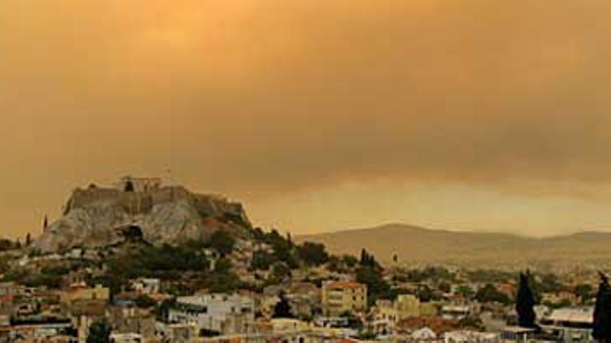 Decretado el estado de urgencia en Grecia por los incendios, que han causado ya 46 muertos