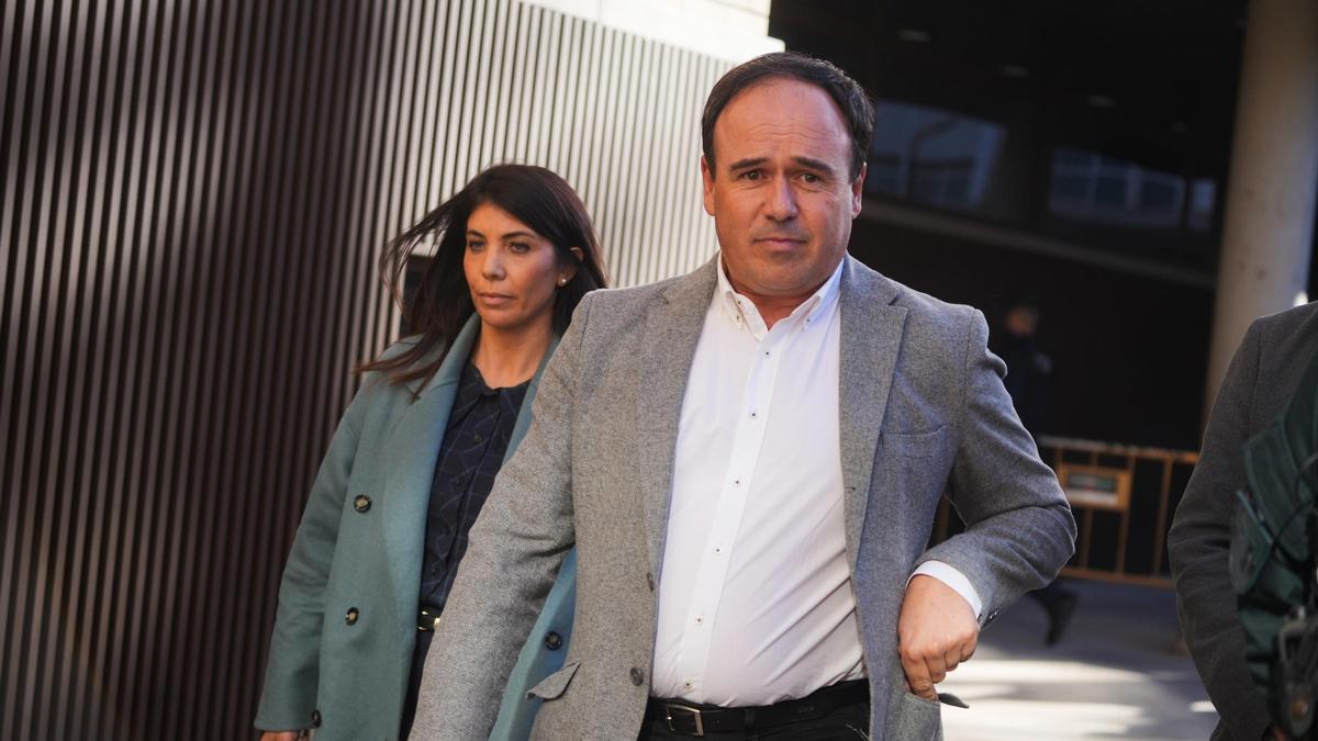 Las direcciones nacionales de PP y Vox pilotan la negociación valenciana con visos de acuerdo