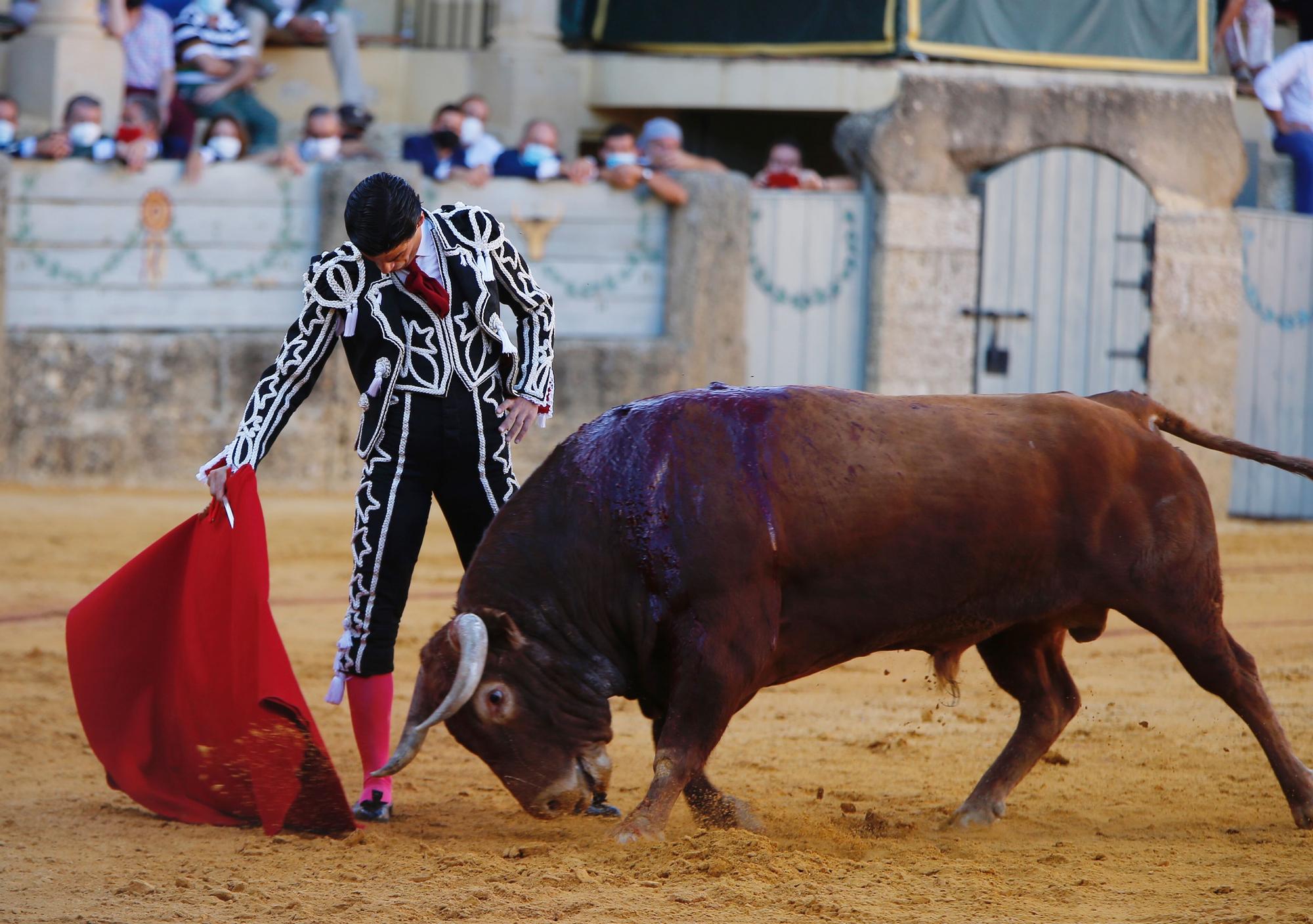 Las imágenes de la corrida goyesca de Ronda, con Roca Rey y Pablo Aguado