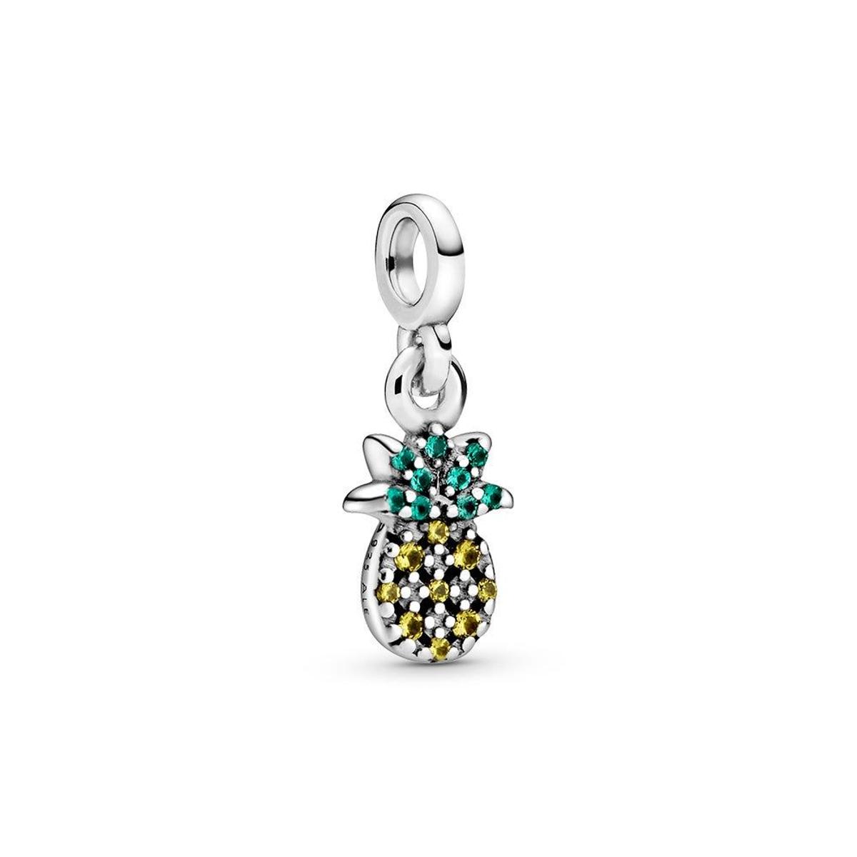 'Charm' con forma de piña diseñado por Millie Bobby Brown para Pandora. (Precio: 19 euros)