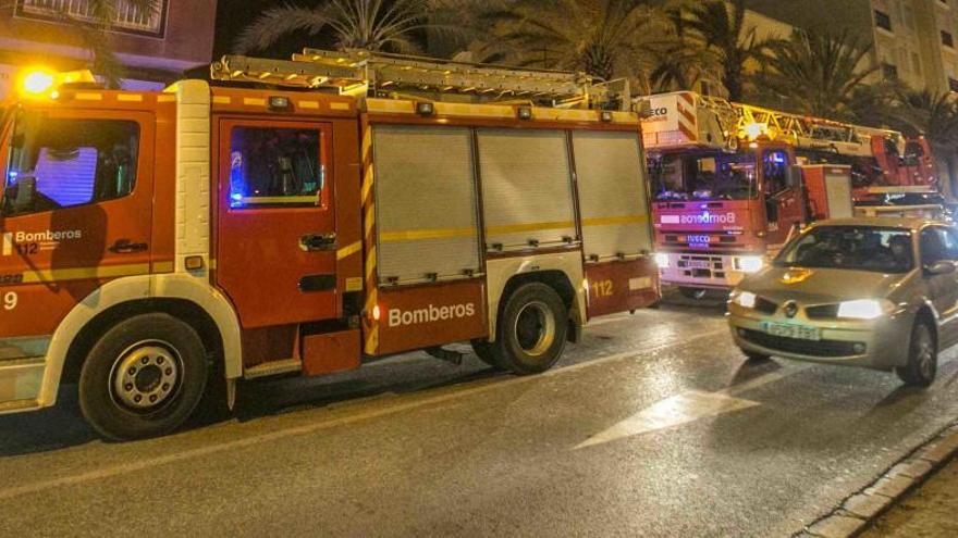 Imagen de archivo de los bomberos de Elche en otra intervención anterior